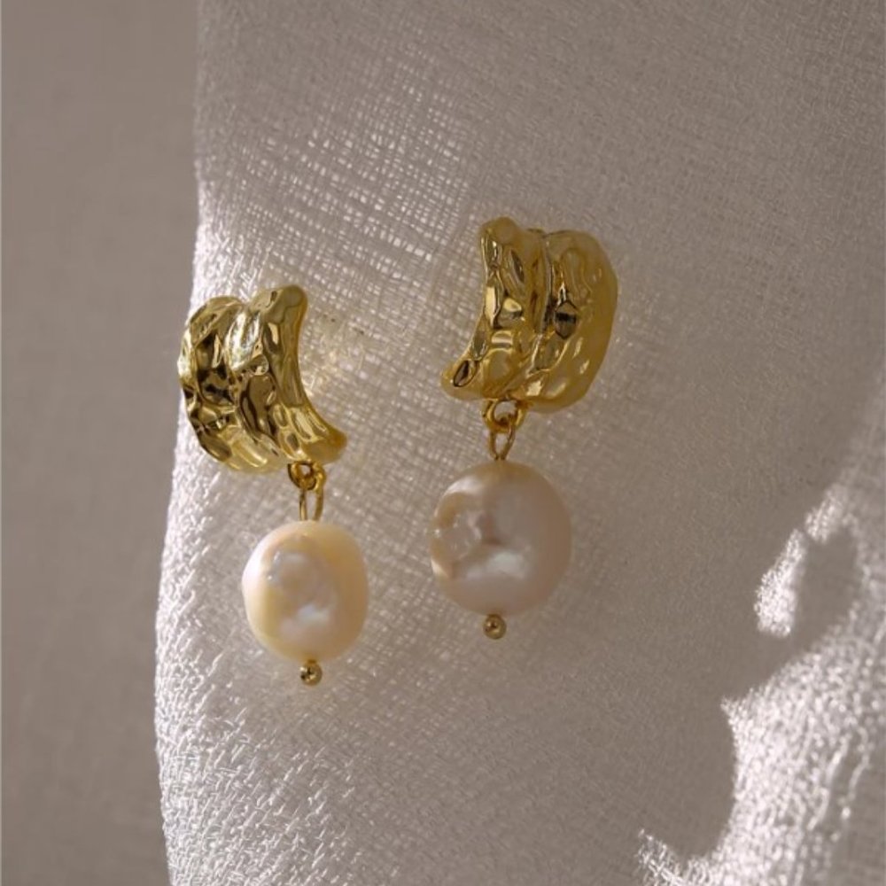 NEW Geometric Natural Pearl Drop Earrings